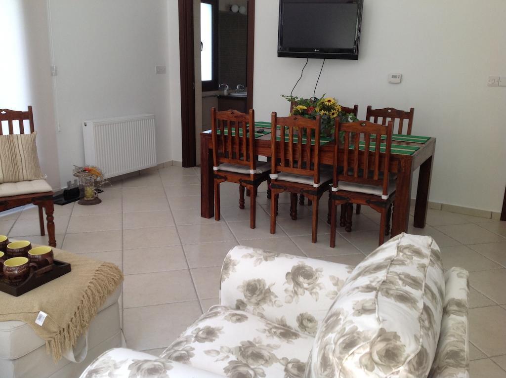 Ta Spitakia Tis Theodosias Apartment Kalopanagiotis Room photo