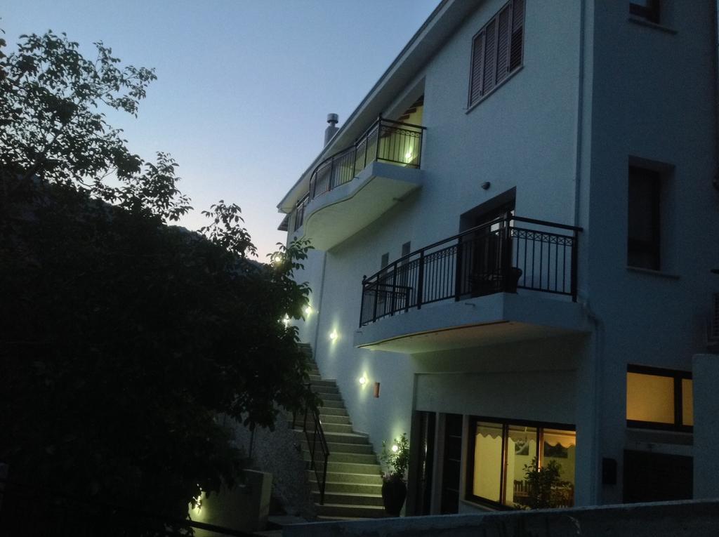 Ta Spitakia Tis Theodosias Apartment Kalopanagiotis Exterior photo